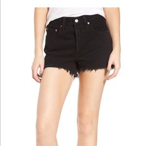 Black Levi 501 High Rise Shorts, size 24
